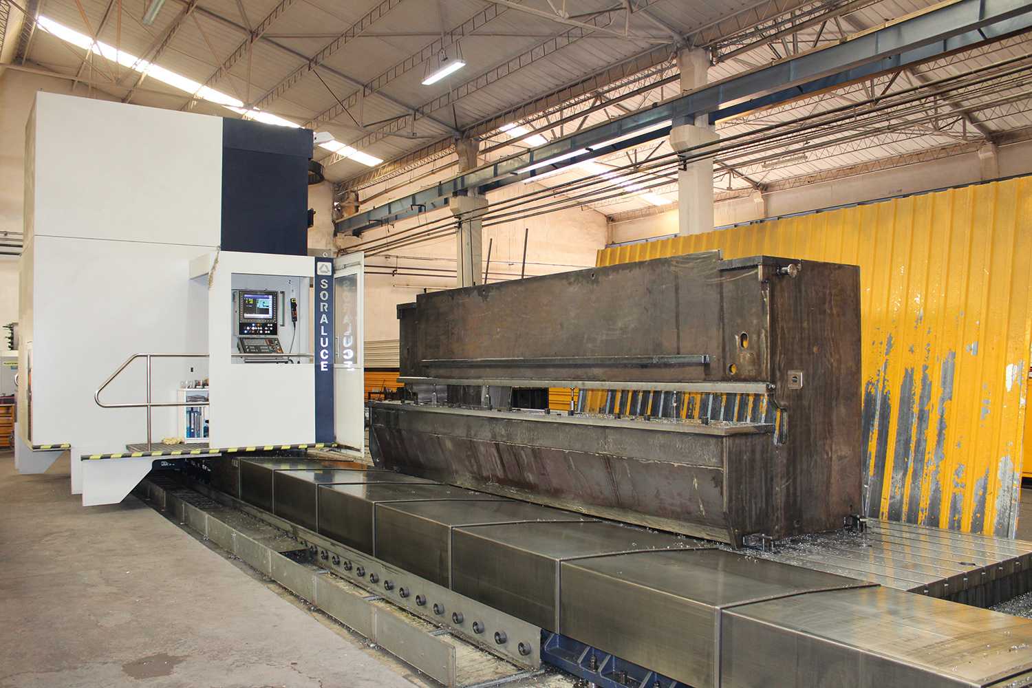 HİDROLİK GİYOTİN MAKAS HİDROLİK CNC AÇI AYARLI GİYOTİN MAKAS HYPER 